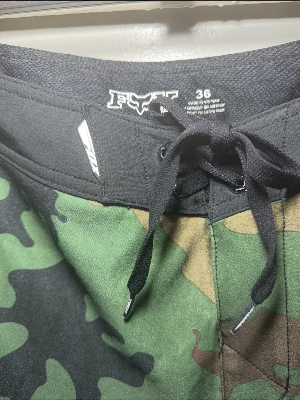 EUC Fix Racing Logo Green Camo Swim Shorts Mens Waist Size 36